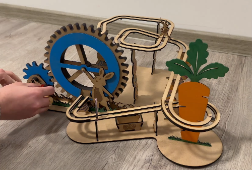 [Laser cut and engrave] Easter Marble Run – Hand-Crank Lift System