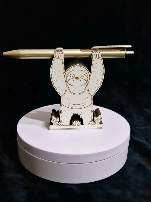 [Laser cut and engrave] Sloth Pen Holder SVG