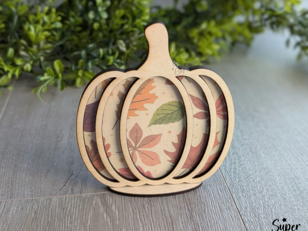 Zucca da mensola con foglie - vero progetto zucca Atomm