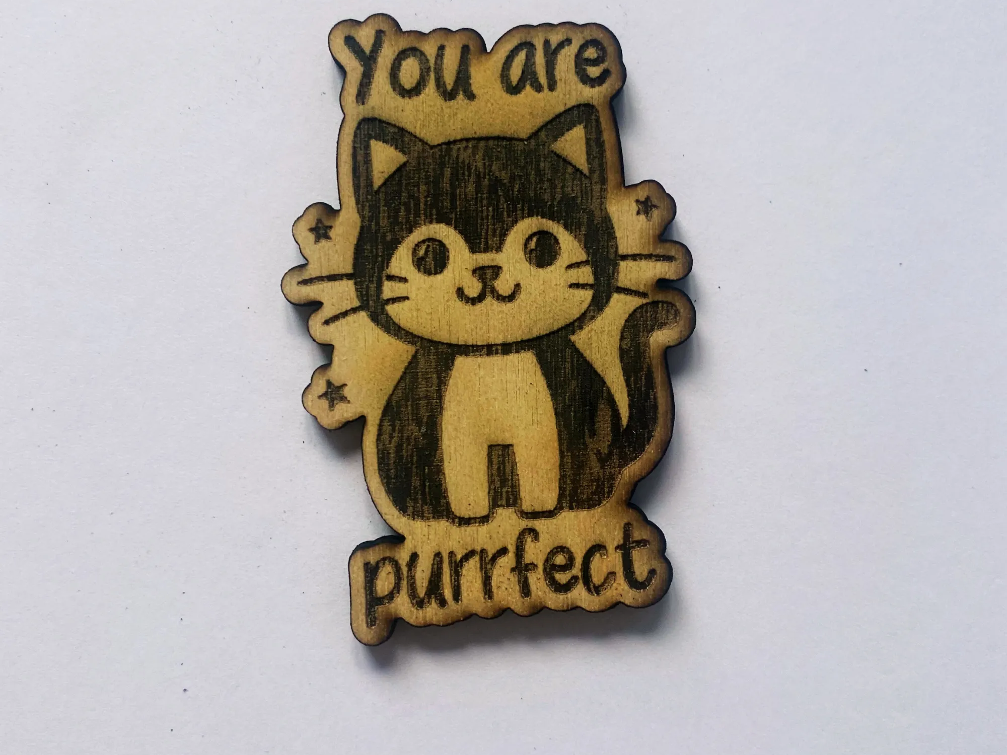 Décoration chat « You Are Purrfect » – idée bricolage chat à découper au laser