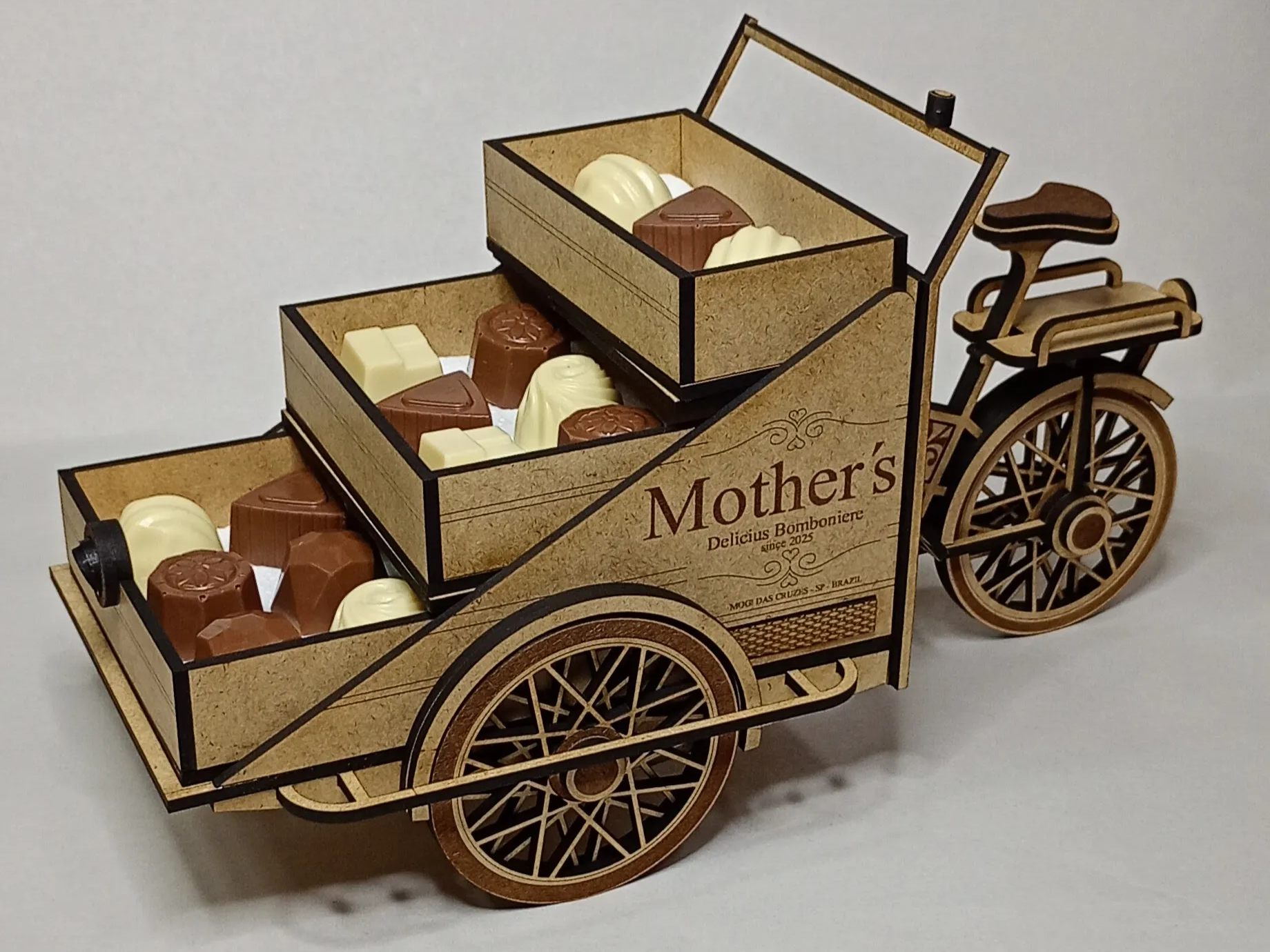 Mother's Candy-Carrying Tricycle mother's day gift design