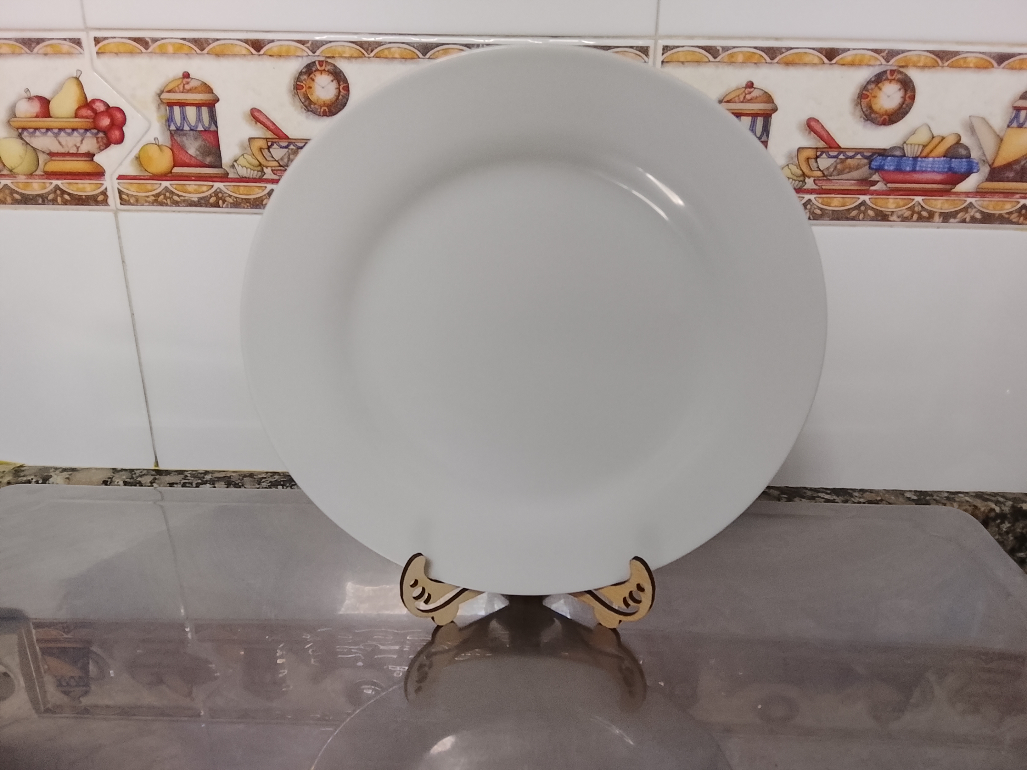 皿やフレーム用の木製装飾スタンド