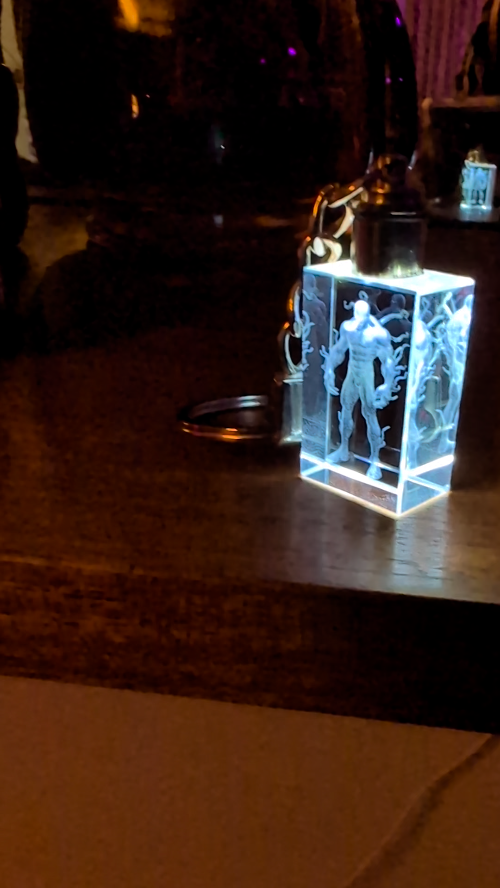 [Laser cut and engrave] Venom 3D Inner Engraved crystal keychain