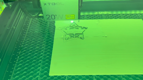 [Laser cut and engrave] Personalized Laser Cut Wooden Star Christmas Ornament with Snowflakes