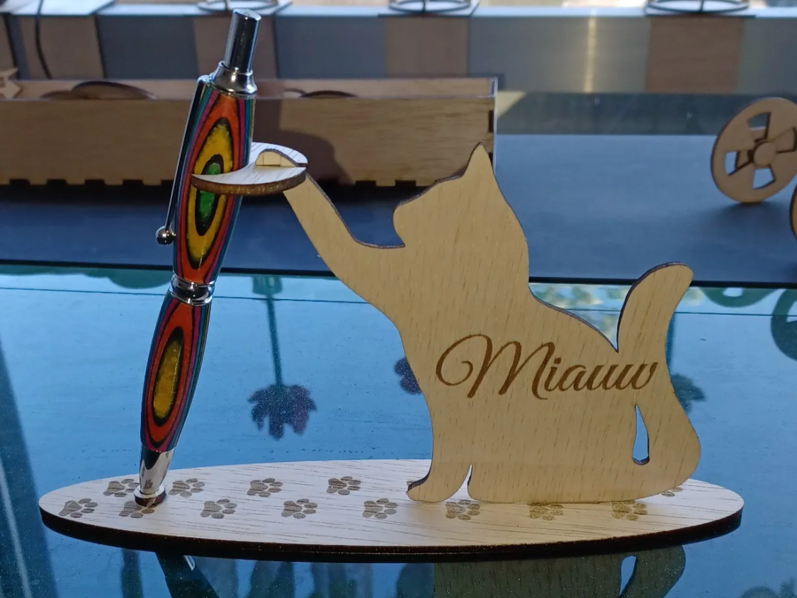 Custom Wooden Cat Pen Holder with Engraved Name office desk decor idea
