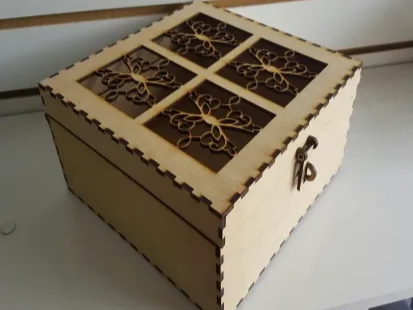 Patterned-Lid Jewelry Box jewelry gift box idea