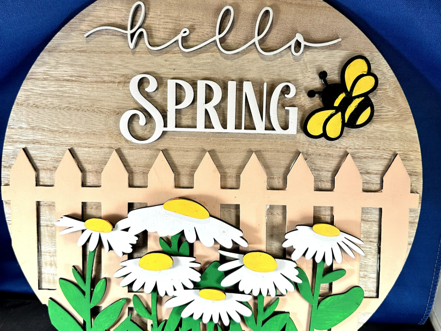 Panneau en bois Bonjour Printemps avec fleurs et abeille modèle de panneau de bienvenue