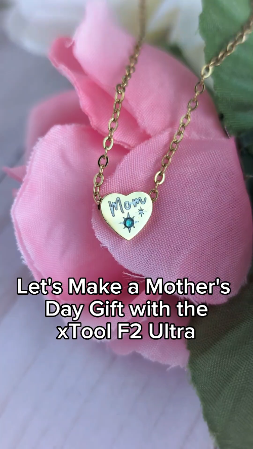 [Laser cut and engrave] Gold Heart Necklace with Mom Inscription and Small Gemstone