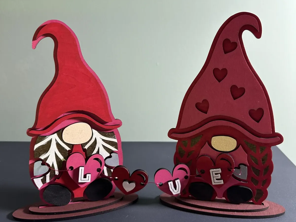 Love gnome shelf sitter holding hearts
