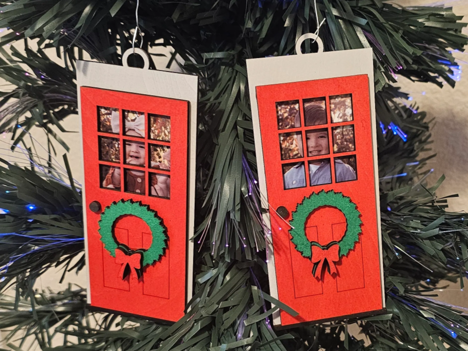Custom Christmas tree ornament with a memory. – personalizirana zasnova božičnega okraska