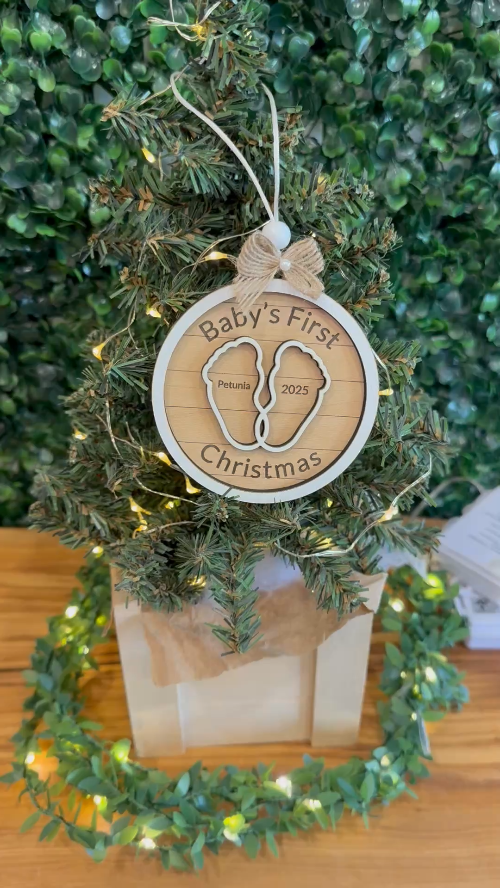 [Laser cut and engrave] Baby's First Christmas Ornament with Feet Digital File (SVG & XCS)