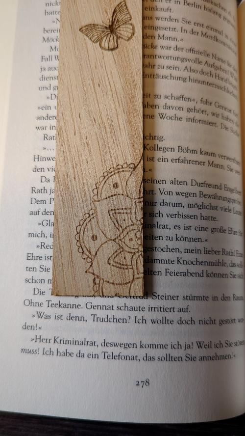 [Laser cut and engrave] Holz Lesezeichen mit Schmetterling und Mandala Motiv