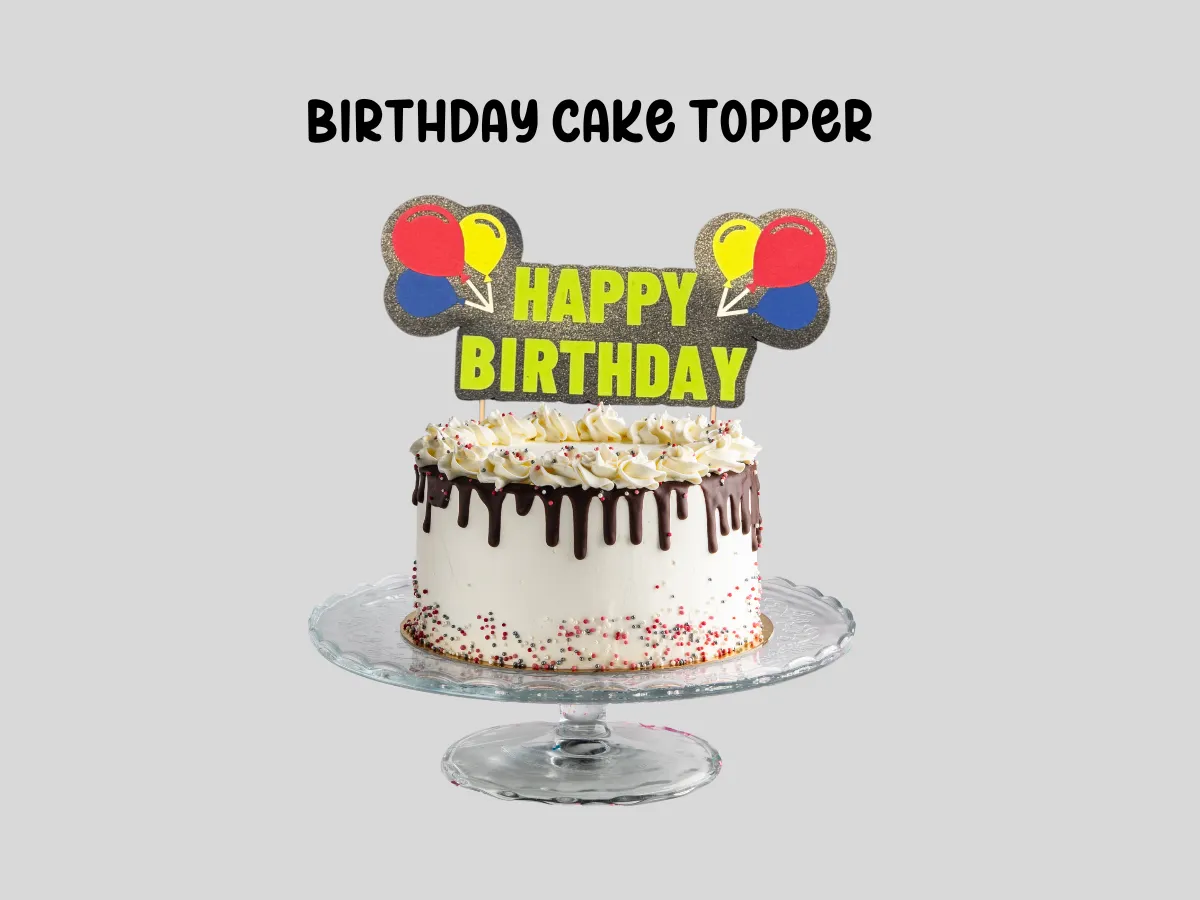 Cake topper di compleanno con palloncini e testo 'Happy Birthday'