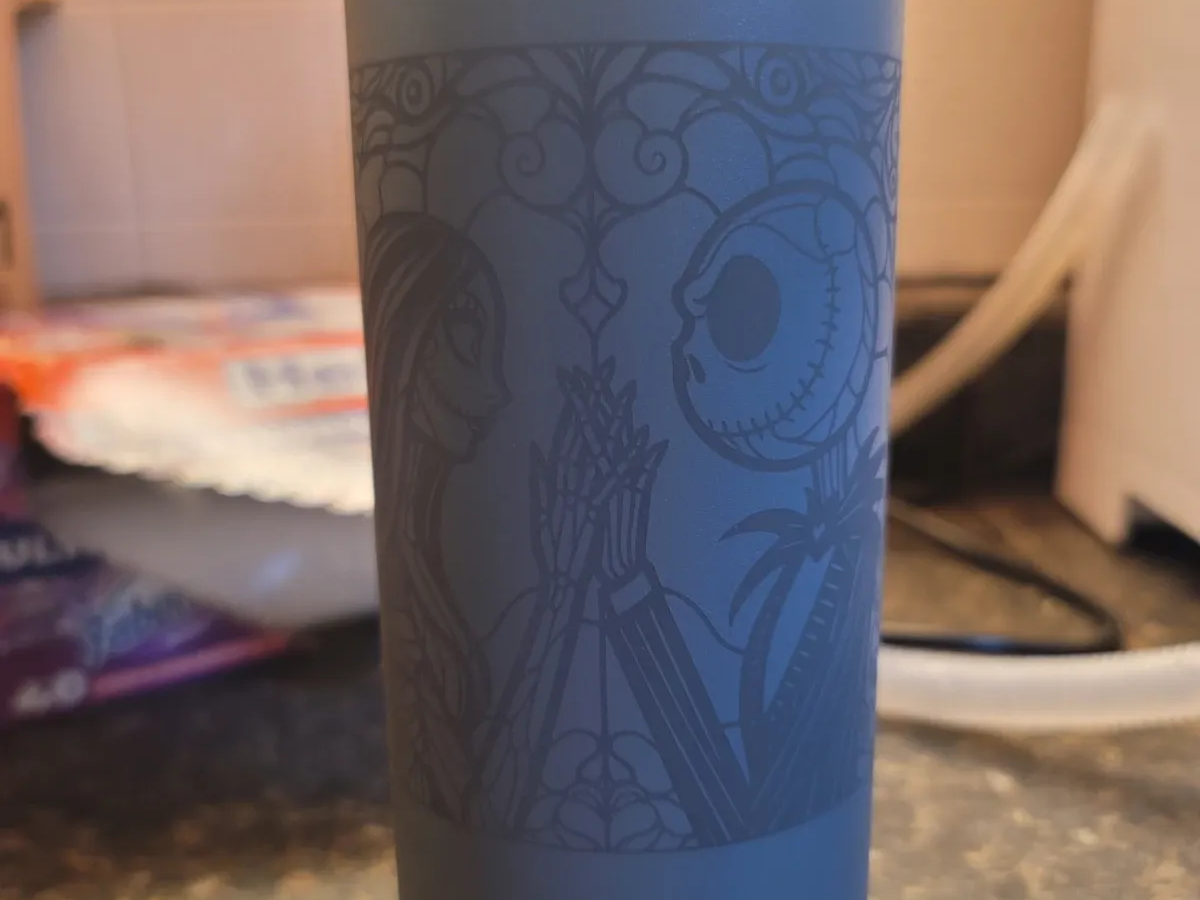 Tazza incisa a tema Nightmare Before Christmas