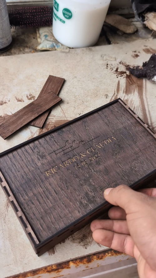 [Laser cut and engrave,Blade cut] Laser Cut Wooden Photo Keepsake Box with Decorative Fillers and USB