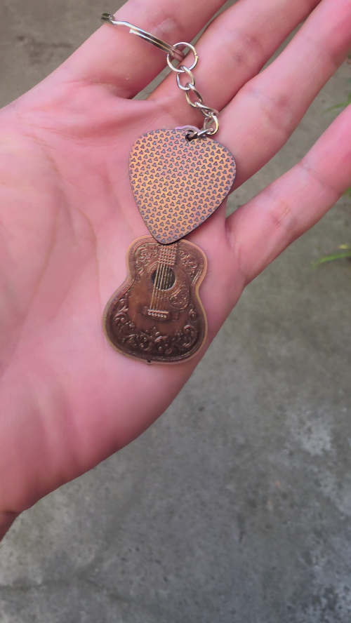 [Laser cut and engrave,Screen printing] 1mm Titanium Guitar Pick with Textured Grip + SS Guitar Keychain