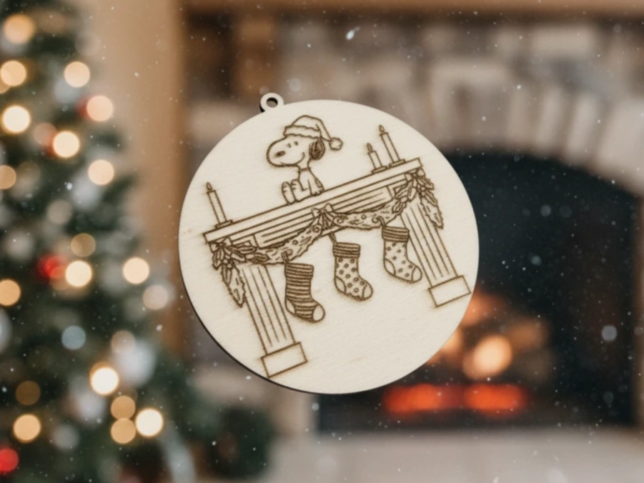 Adorno de chimenea de Navidad inspirado en Snoopy para la sala de estar