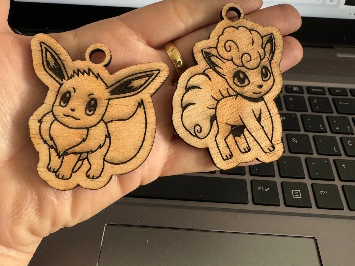 Wooden Eevee & Vulpix Keychain Set pokemon keychain idea