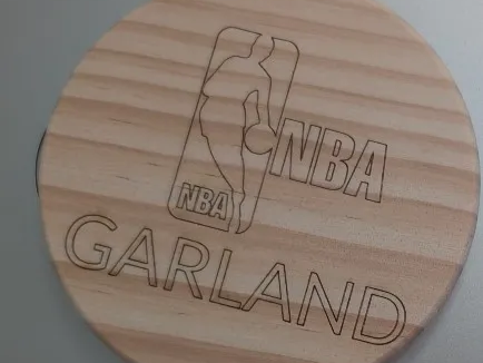 Kulatá dřevěná podložka NBA vinylové podložky