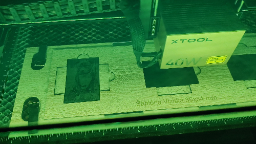 [Laser cut and engrave] Laser engraved pet photo frame with business card, Šablóna Vizitka 86x54 mm