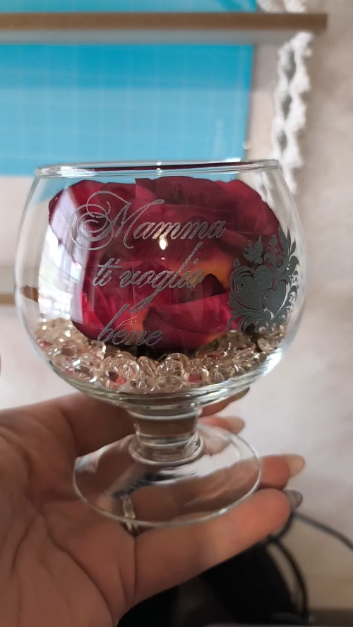 [Laser cut and engrave] Calice in vetro con rosa rossa e dedica Mamma ti voglio bene