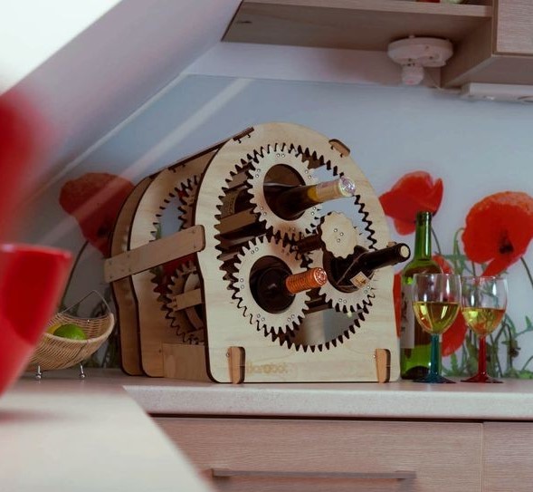 Gear-Shaped Wine Rack gift design